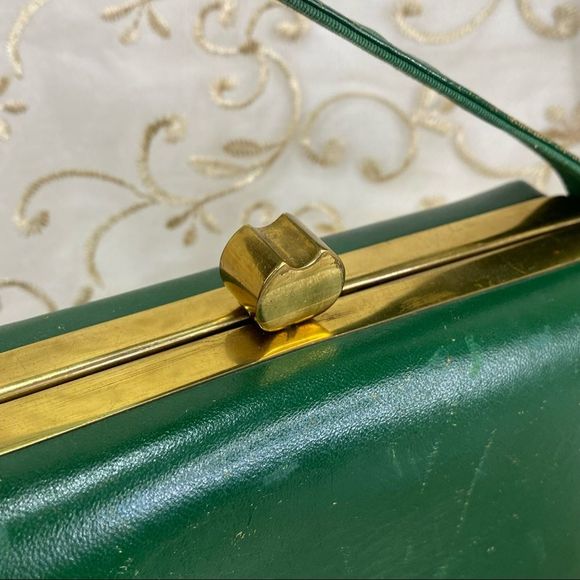 Vintage 1950’s Green Leather Clutch with Gold Accents Styled by Normandic - Picture 9 of 9